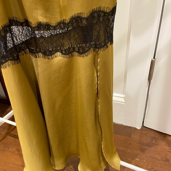 Zara satin dress. - Picture 4 of 4